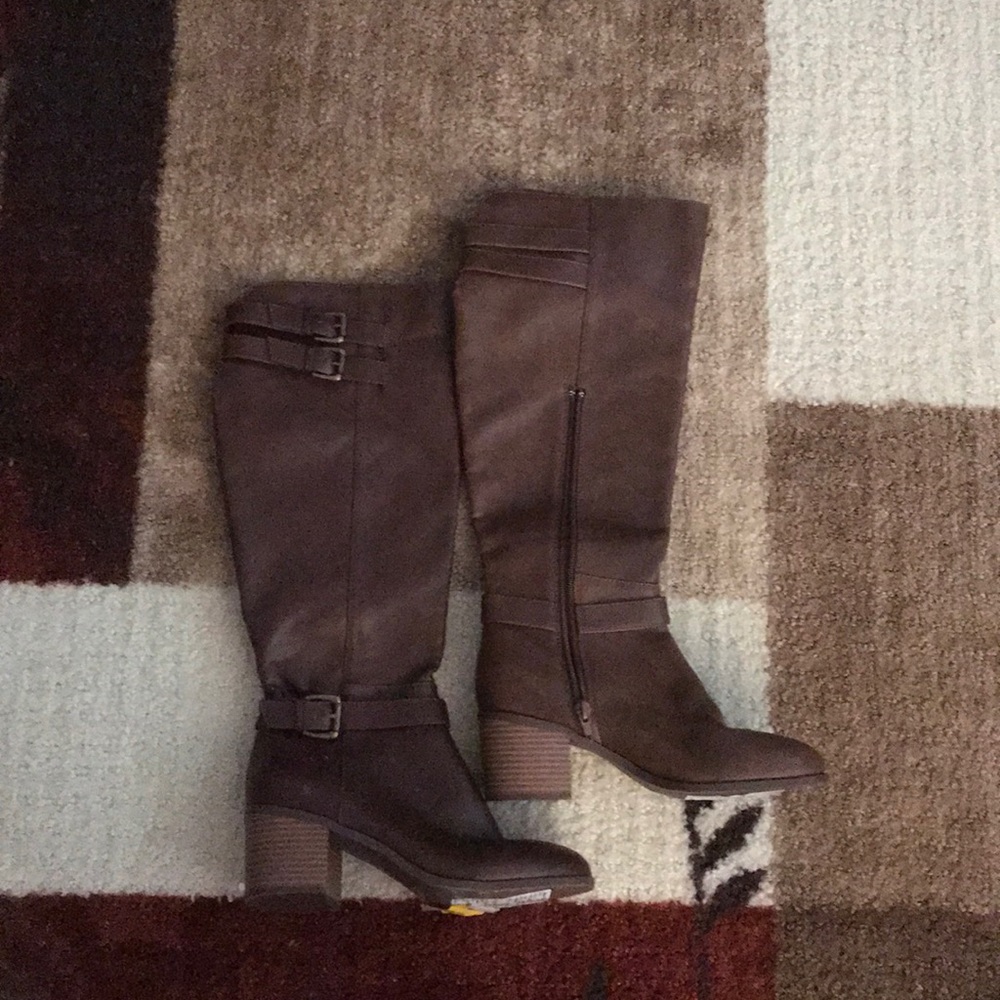 New!!! Steve Madden/Adesso brown boots